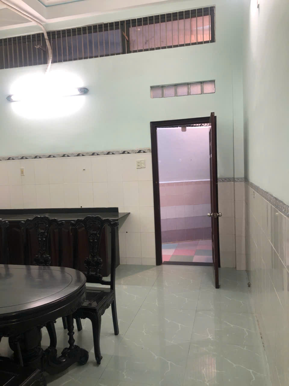 Khu vực bếp và bàn ăn nhà B027 Vĩnh Hải