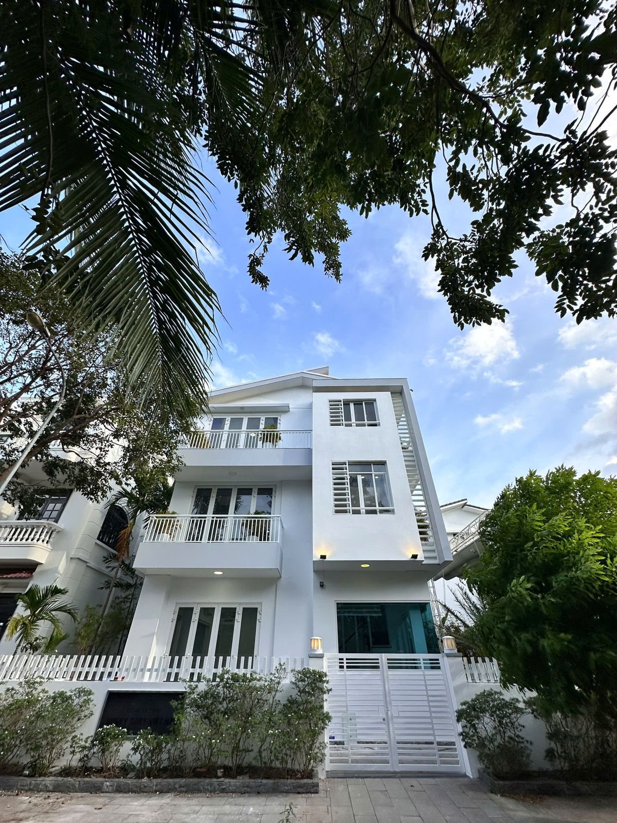 B031 - Biệt thự An Viên mặt tiền 12 m, Nam Nha Trang