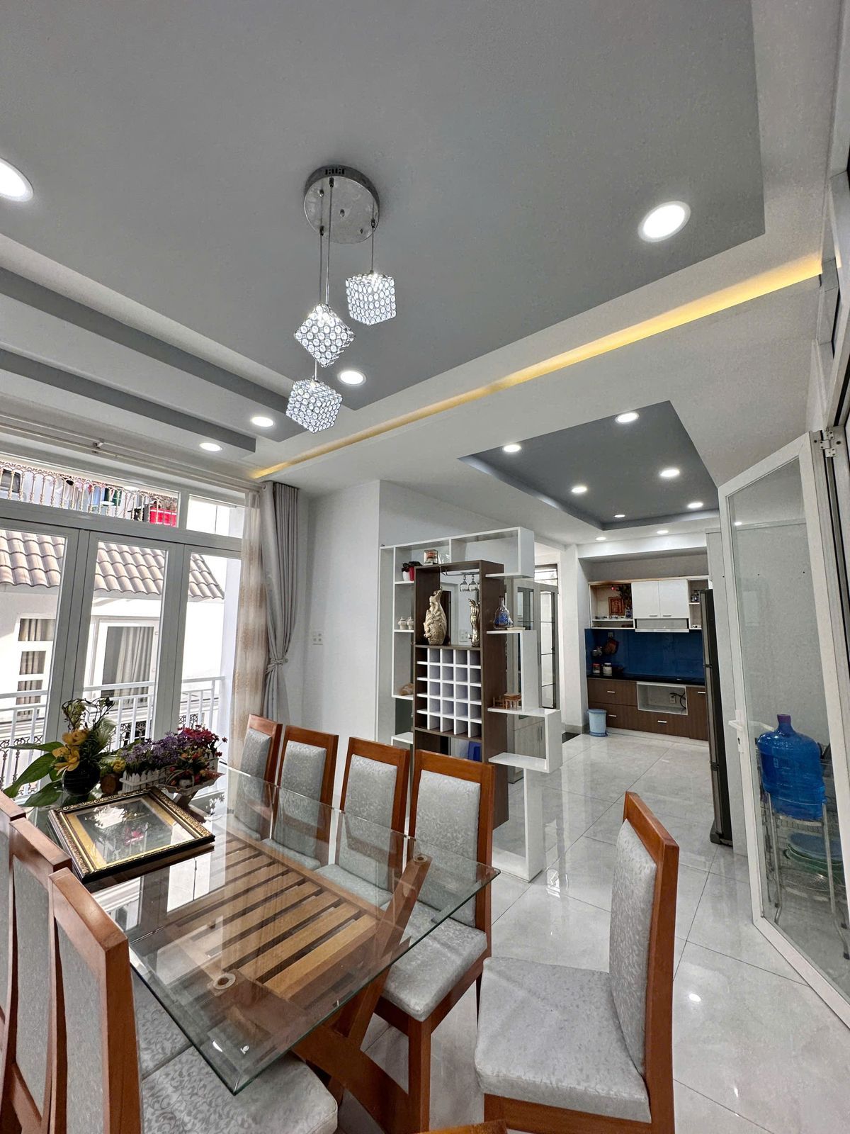 Phòng ăn nhìn về bếp