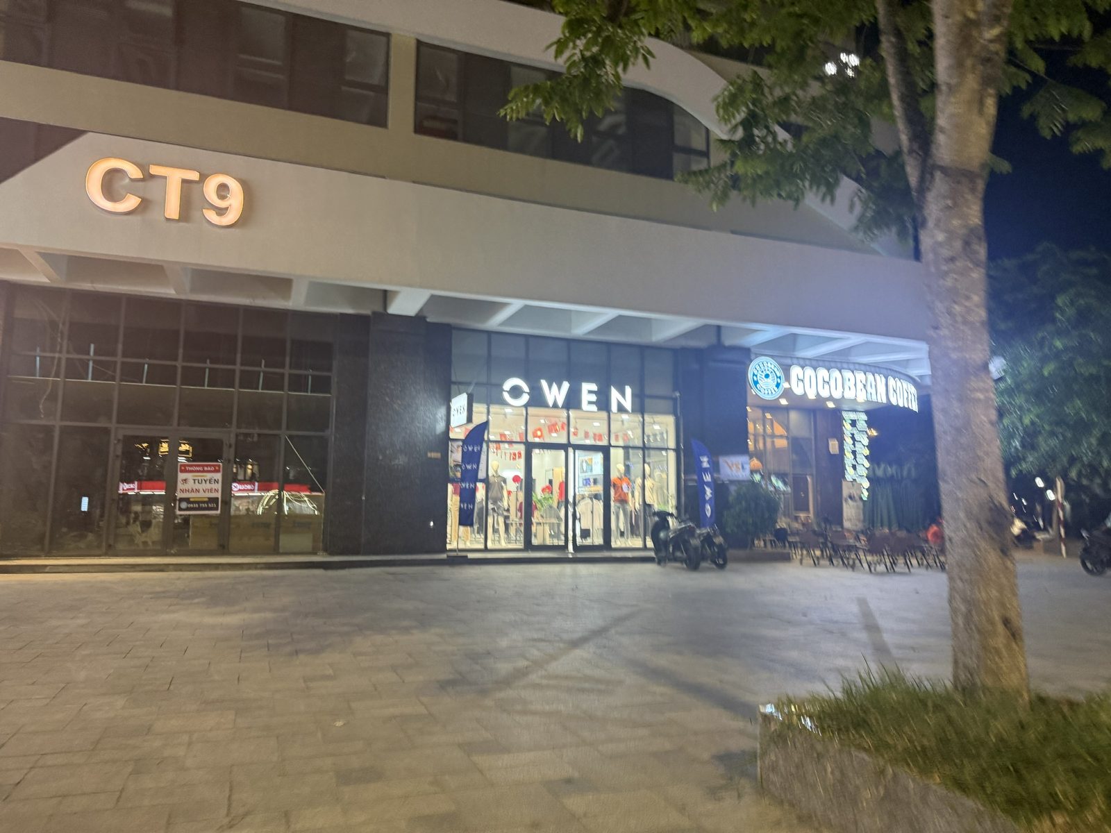 Biển tòa CT9 và showroom OWEN về đêm