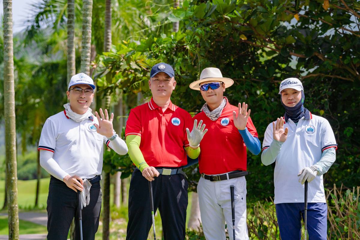 Flight thi đấu bốn người