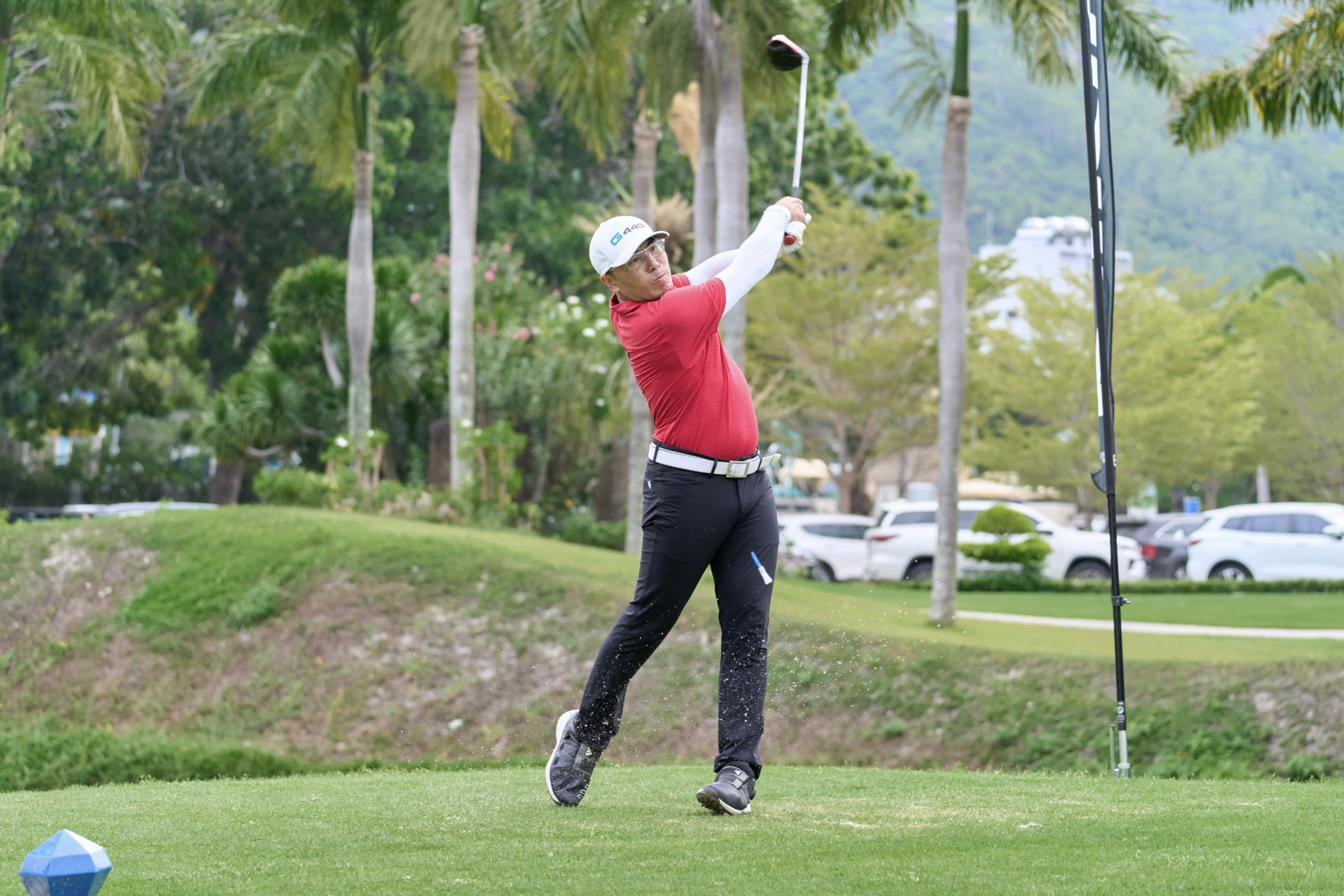 Golf tee shot