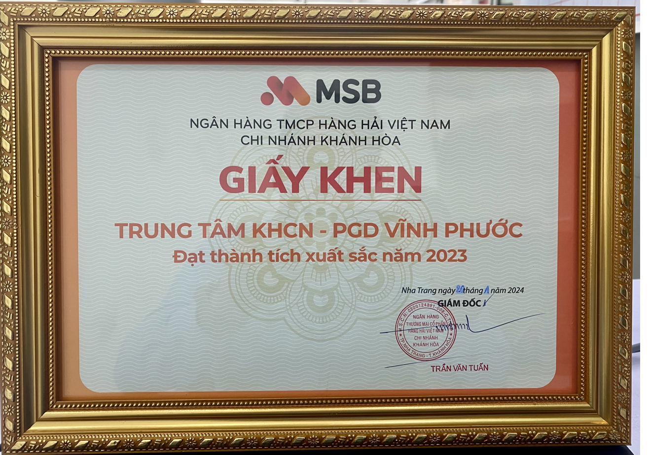 Giấy khen thành tích xuất sắc 2023